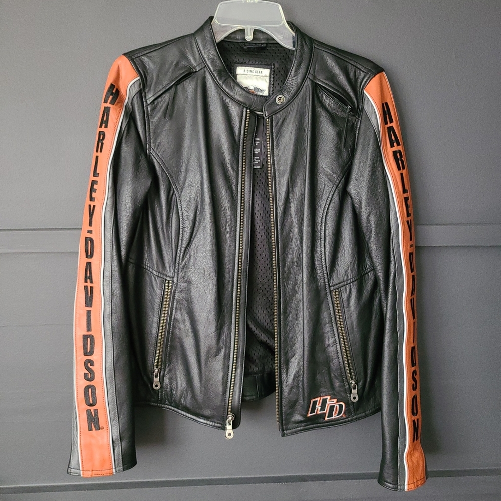 ⛔️ SOLD-- HARLEY DAVIDSON Women’s MEDIUM Vented Leather Riding Jacket